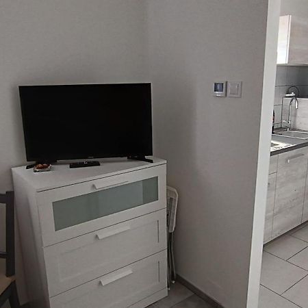 Lebego Falu Vendeghaz Oroszlány Buitenkant foto
